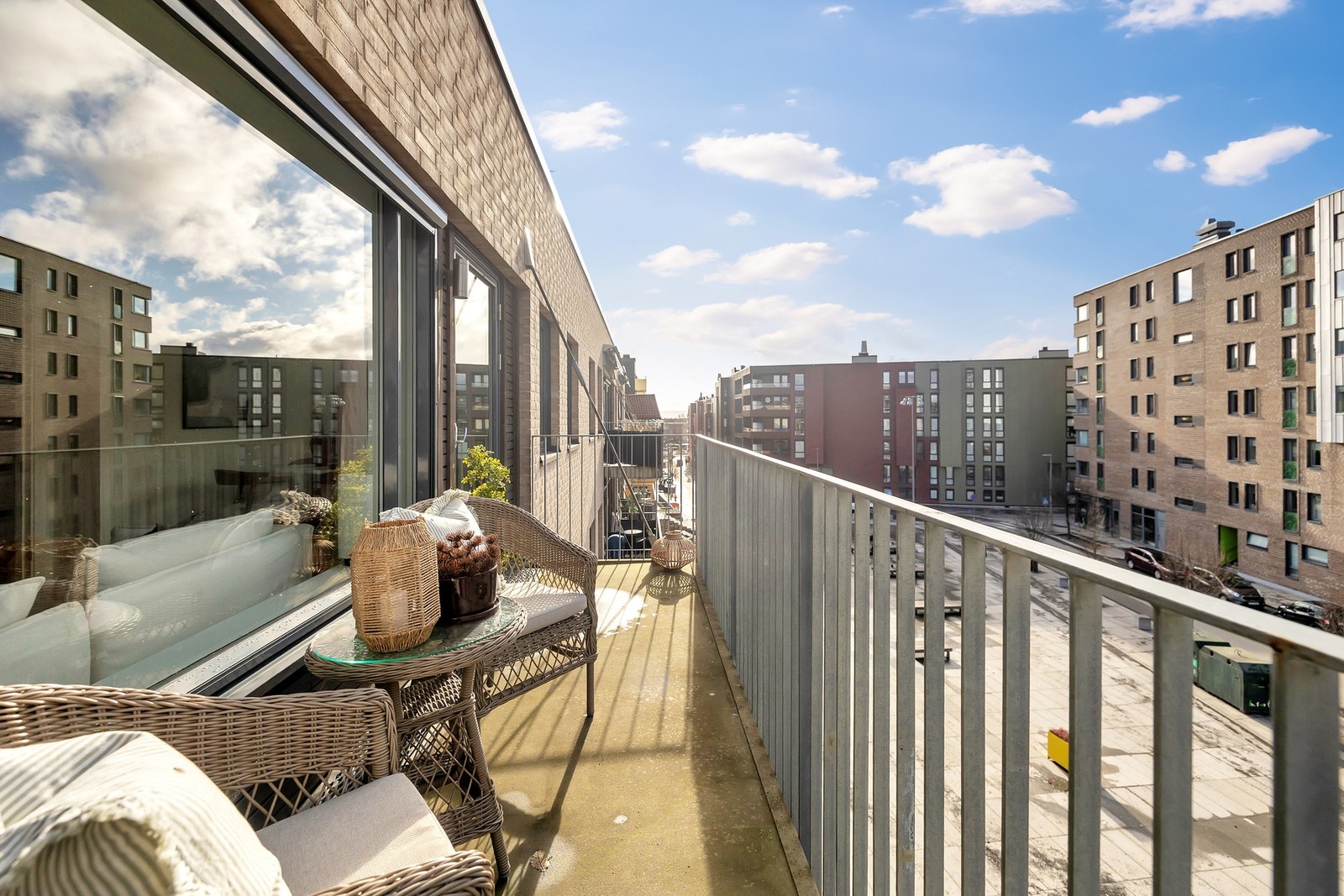 Her er det god plass til utemøbler og grill. Galleribilde