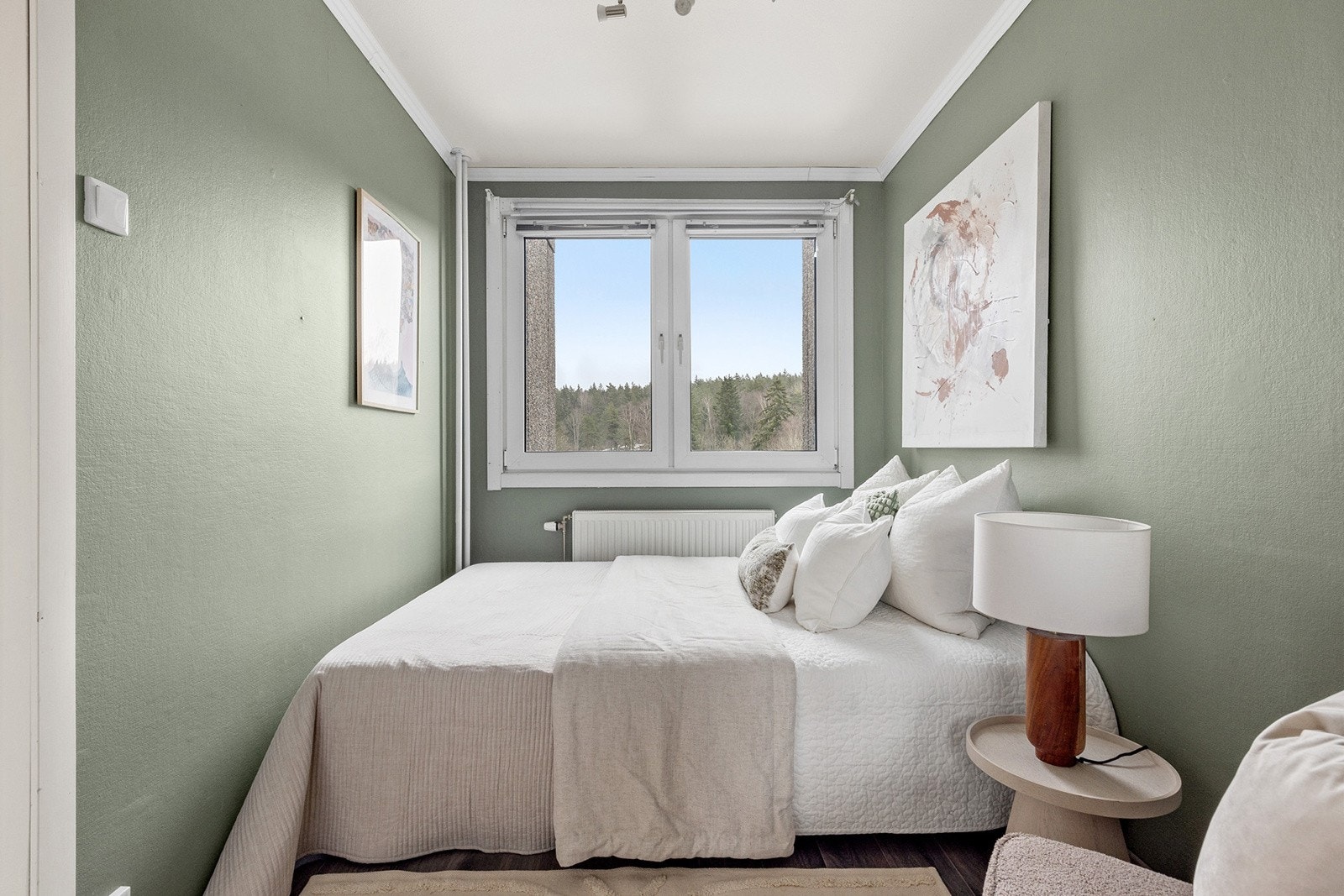 Soverom med plass til dobbeltseng. Galleribilde