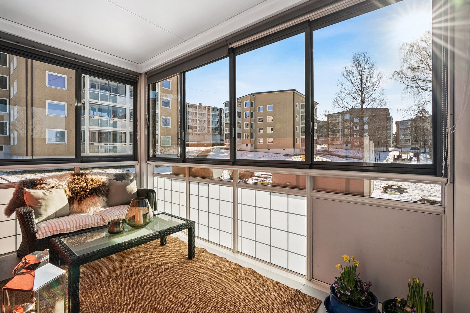 Sommerkvelder kan nytes på balkongen i et rolig område. Galleribilde