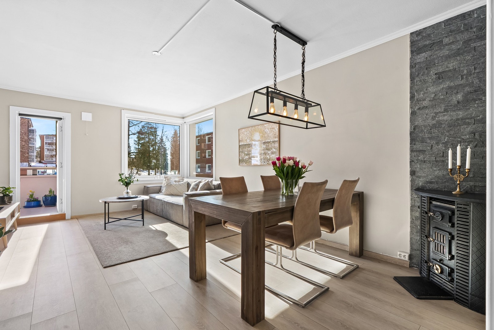 Velkommen til Mekanikerveien 9. Presentert av Rikke Høien ved PrivatMegleren. Galleribilde