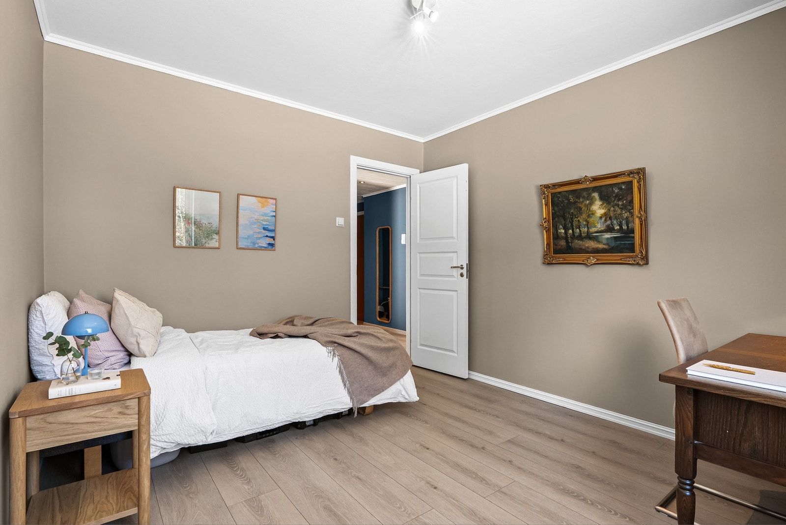 Leiligheten har også ekstra lagringsplass i tre disponible boder på totalt ca. 9 kvm. Galleribilde