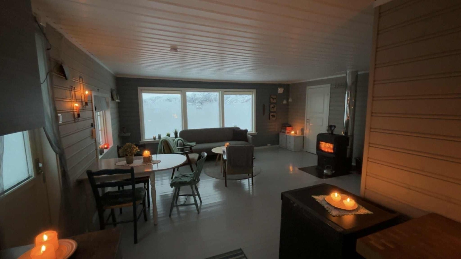 SPISEPLASS OG STUE Galleribilde