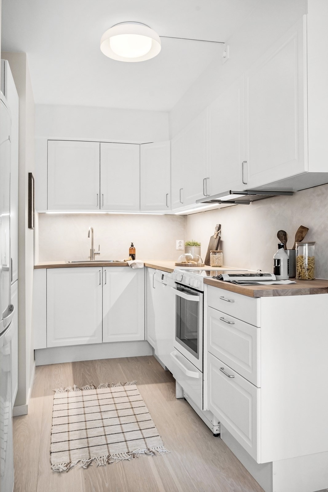 Hvitevarer på kjøkkenet medfølger salget. Galleribilde