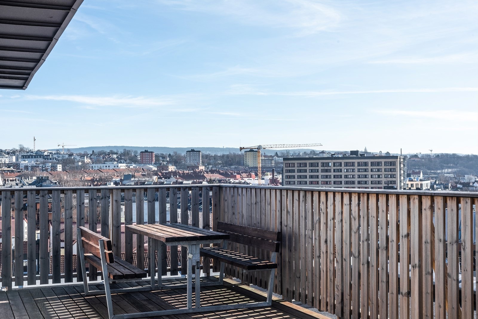 Sameiet har en stor felles takterrasse med rikelig med sol. Galleribilde