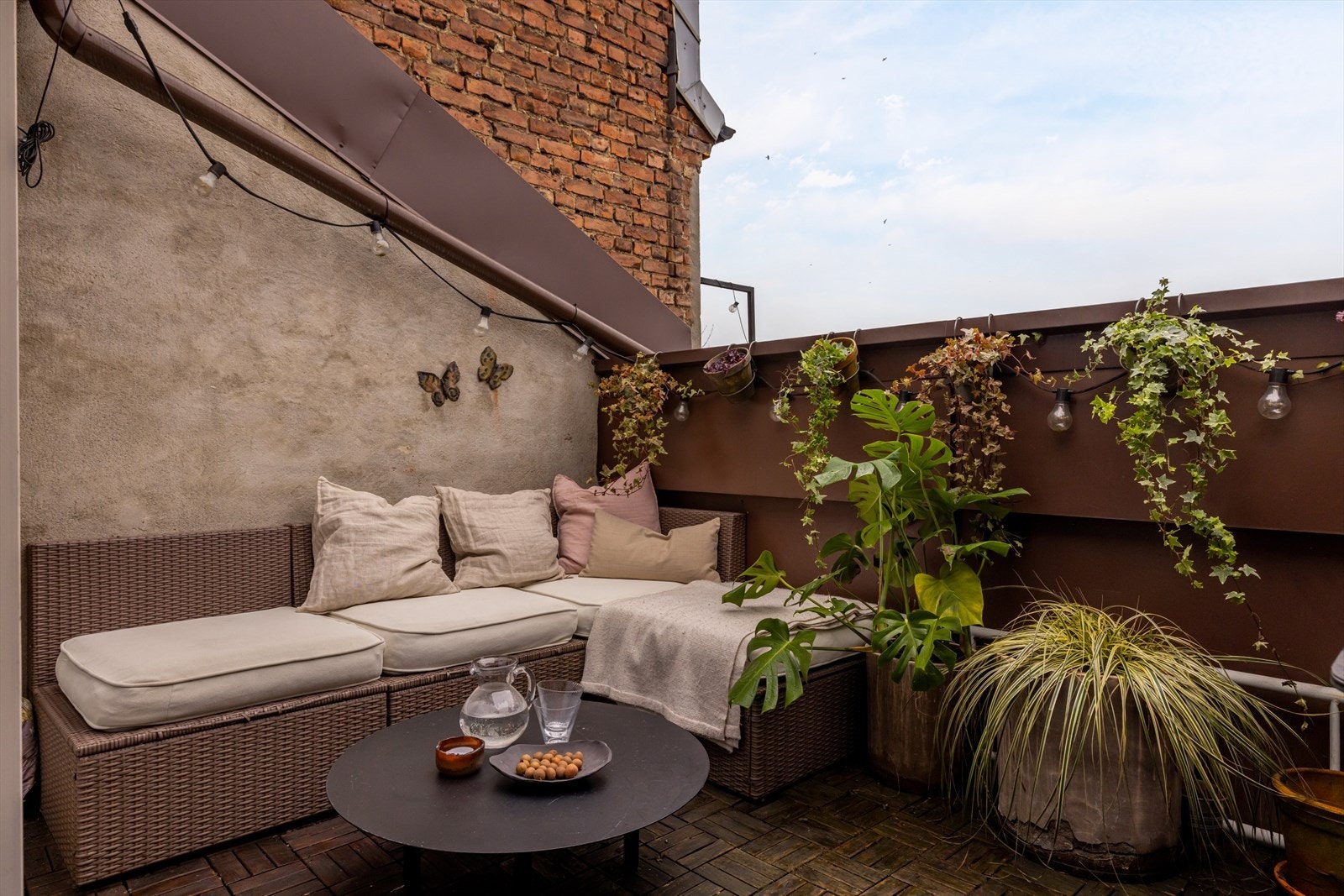 Det er god plass til både utemøbler og grill, slik at terrassen enkelt kan tilpasses både avslapning og sosiale sammenkomster. Galleribilde