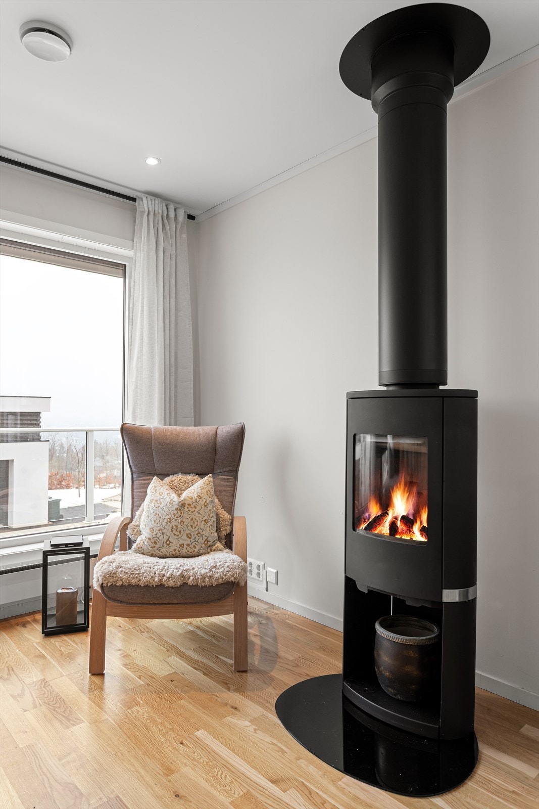 Boligen har motorisert solskjerming. Galleribilde