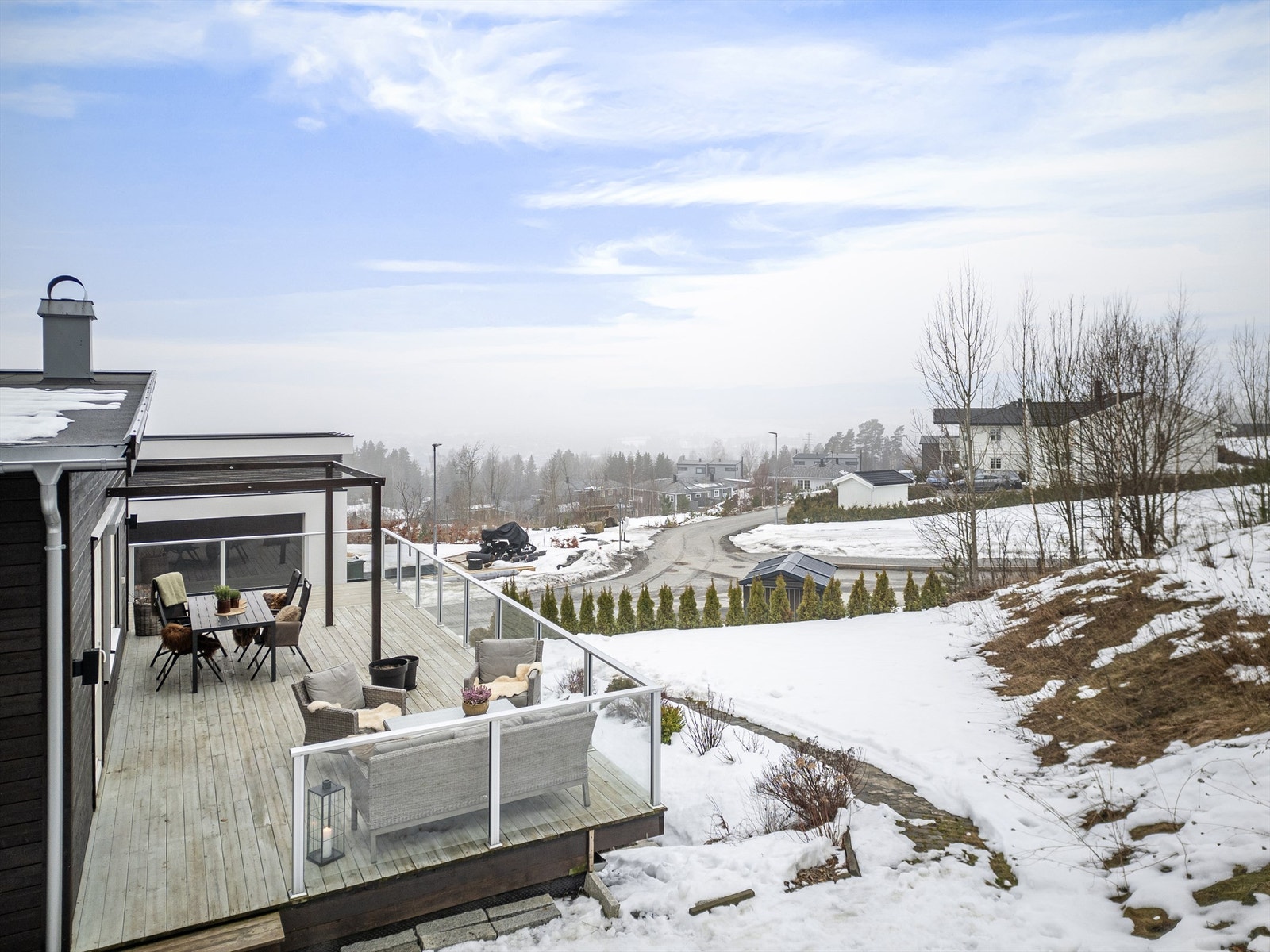 Meget kort vei til idylliske Lauvtjern i begynnelsen av Finnemarka Galleribilde