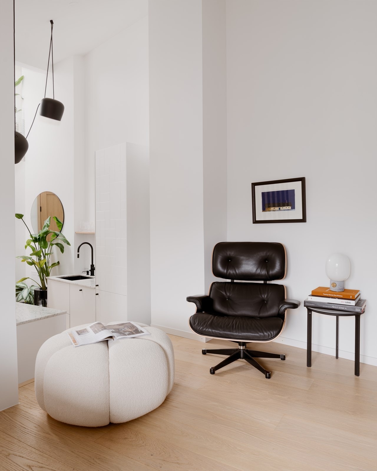 Boligen er en del av et hyggelig sameie med 14 seksjoner i bygget. Galleribilde