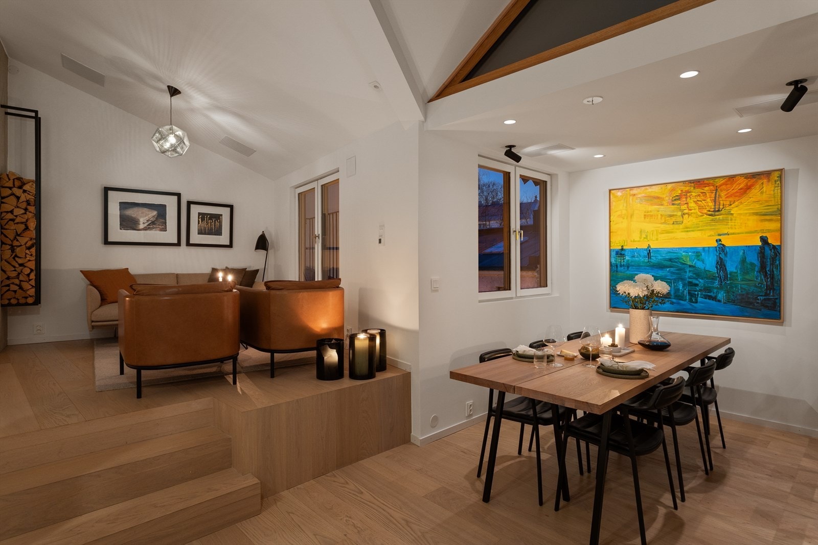 Boligen har smakfulle materialvalg der ingenting er overlatt til tilfeldighetene. Galleribilde