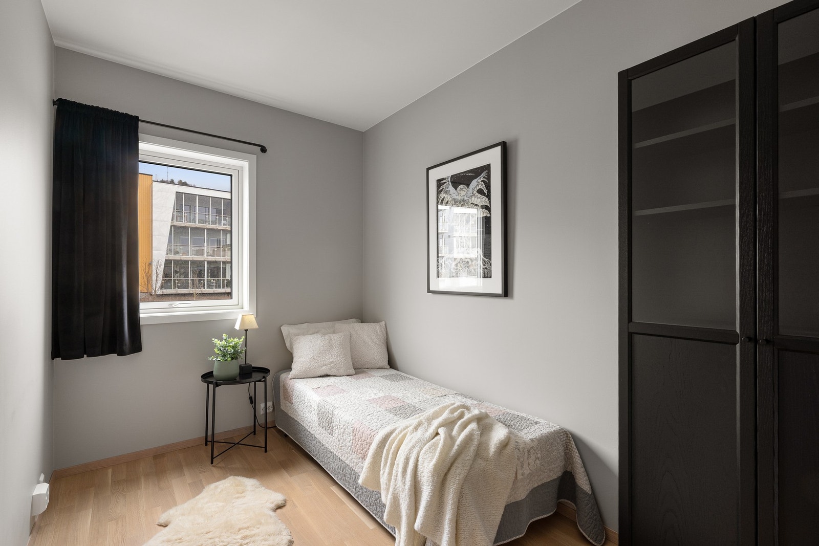 Soverom 2 er av god størrelse og kan enkelt brukes til barne- eller gjesterom, kontor eller walk-in garderobe. Galleribilde
