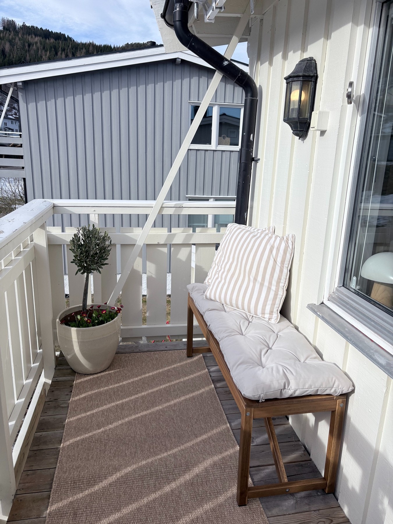 Sørvest balkong vendt mot rolige omgivelser. Galleribilde