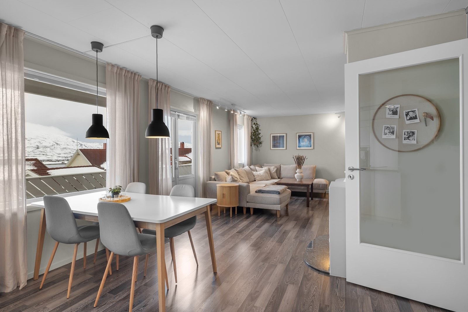 RIkelig med naturlig lysinnslipp Galleribilde