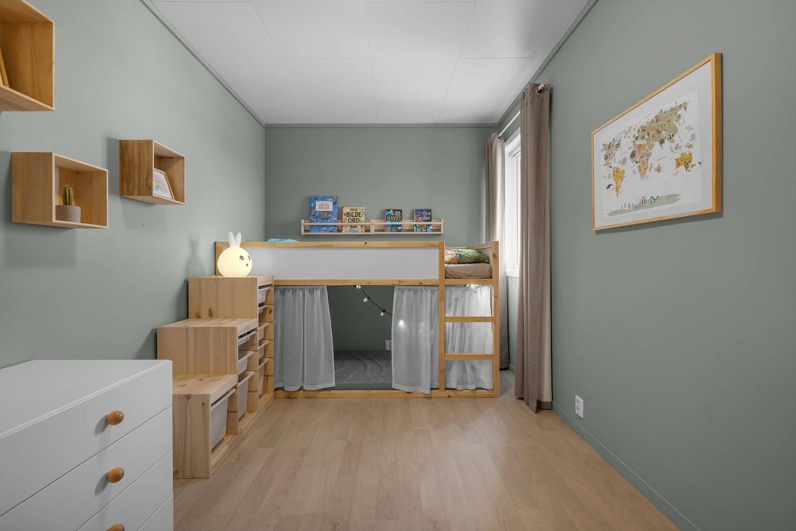 Soverom nr 2 av god størrelse Galleribilde