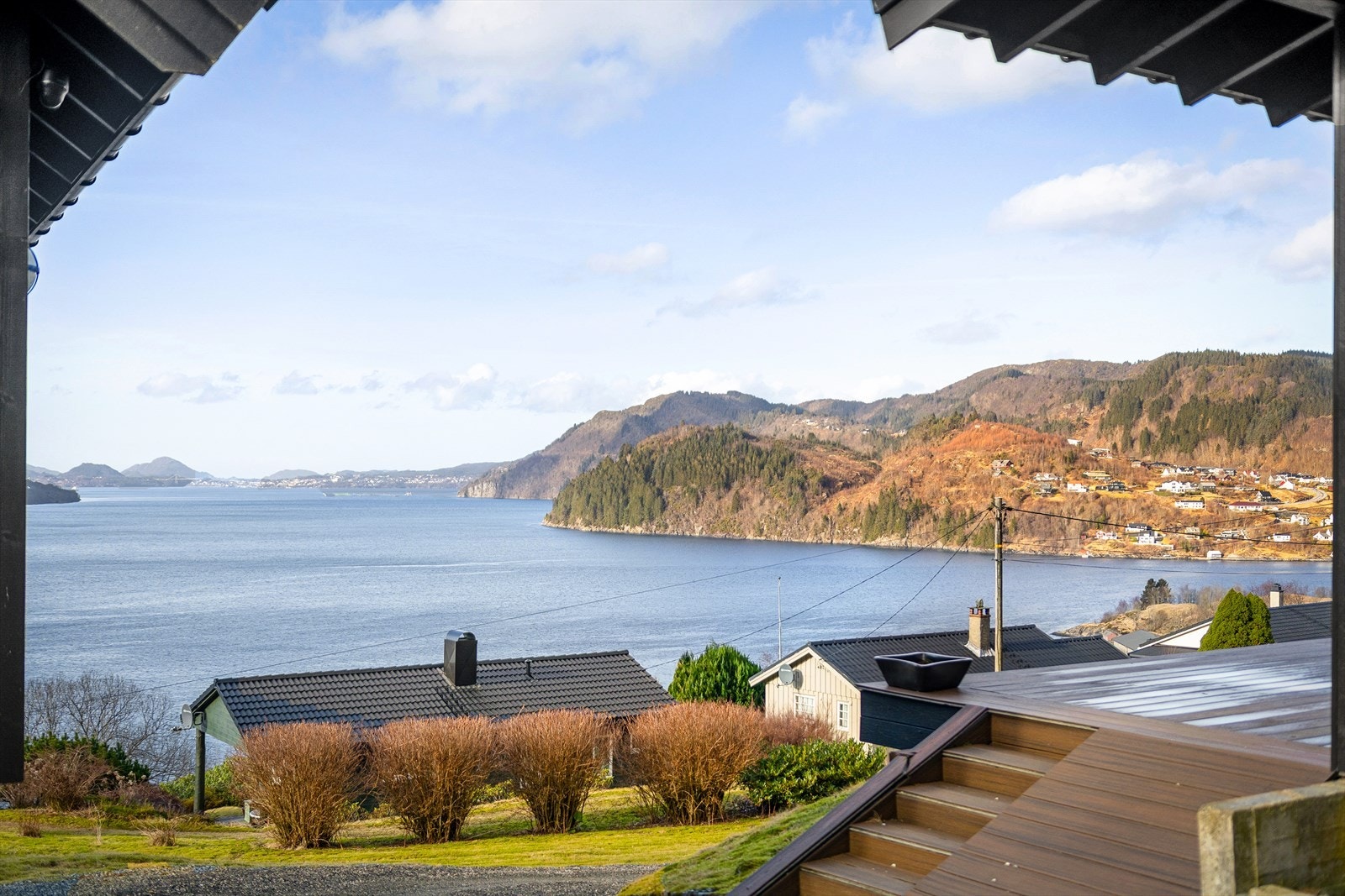 Panoramautsikt mot Nordhordaland og Bergen. Galleribilde