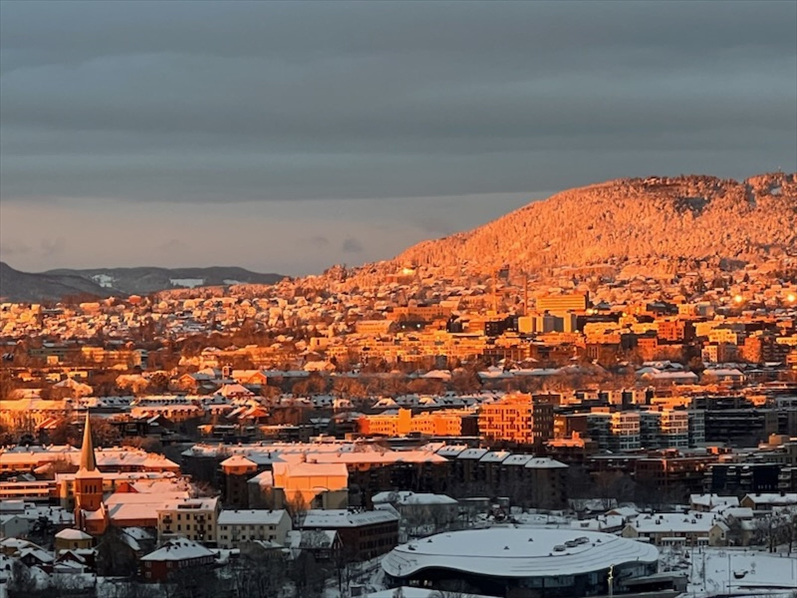 Fra balkongen er det fantastiske solnedganger. Selgers egne bilder. Galleribilde