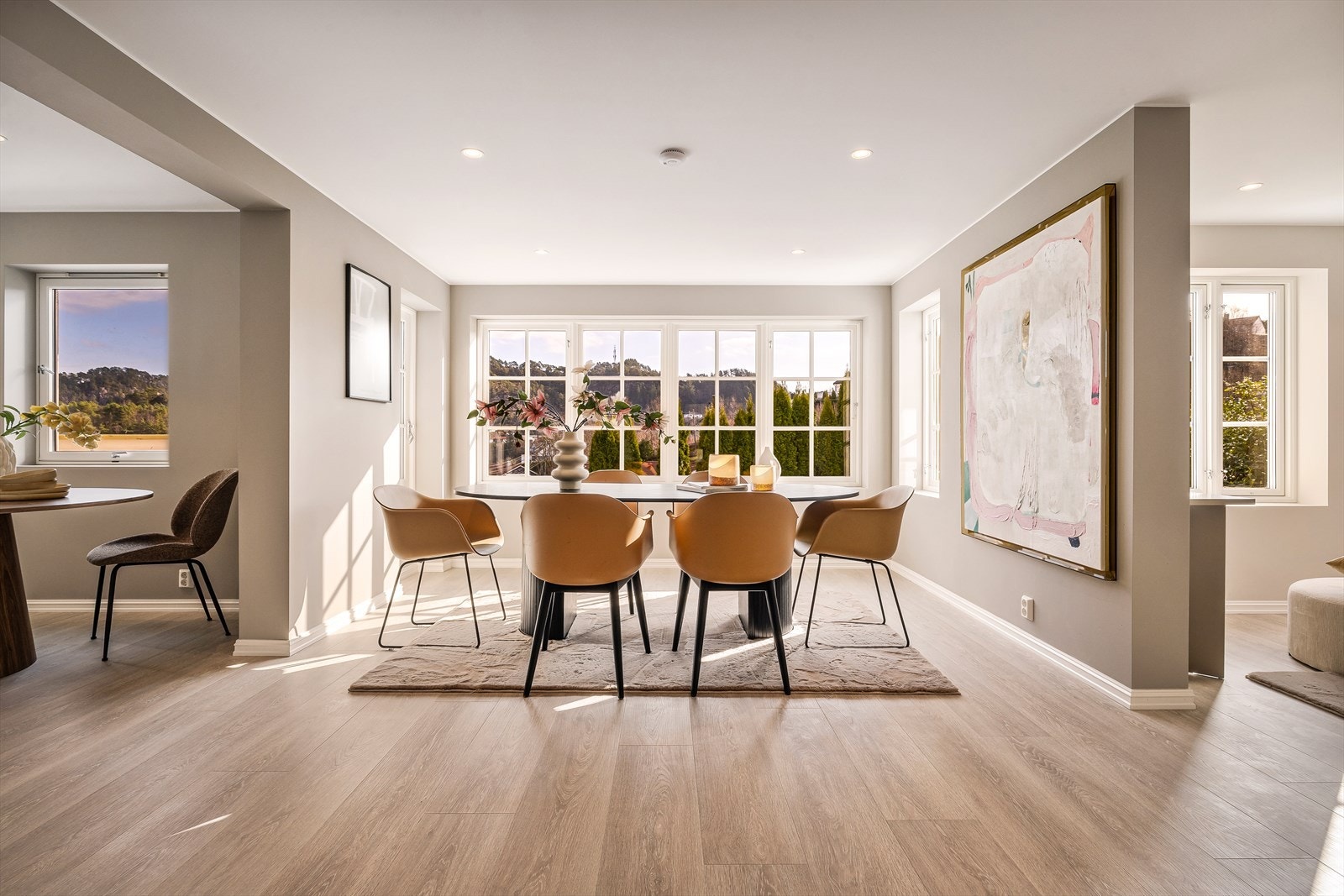 Fra spisestuen er det utgang til balkong på 5,2m². Galleribilde