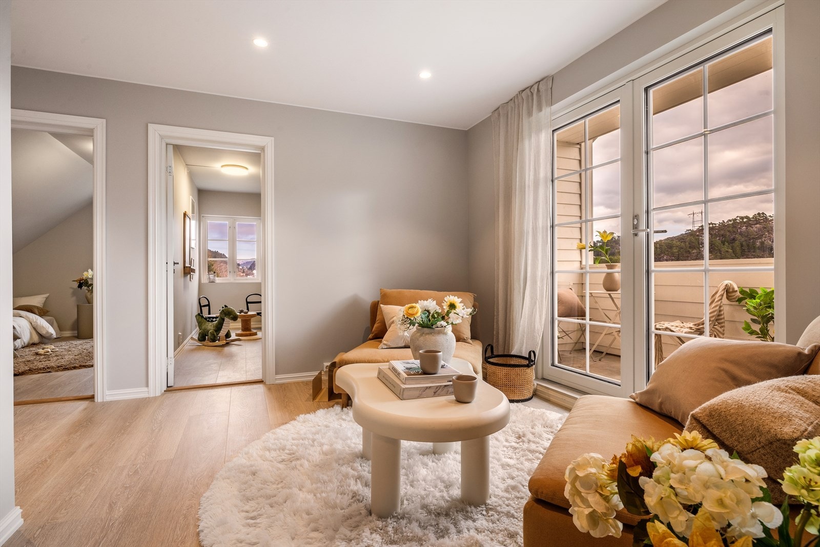 Fra TV-stue er det utgang til en solrik balkong på 4,6m². Galleribilde