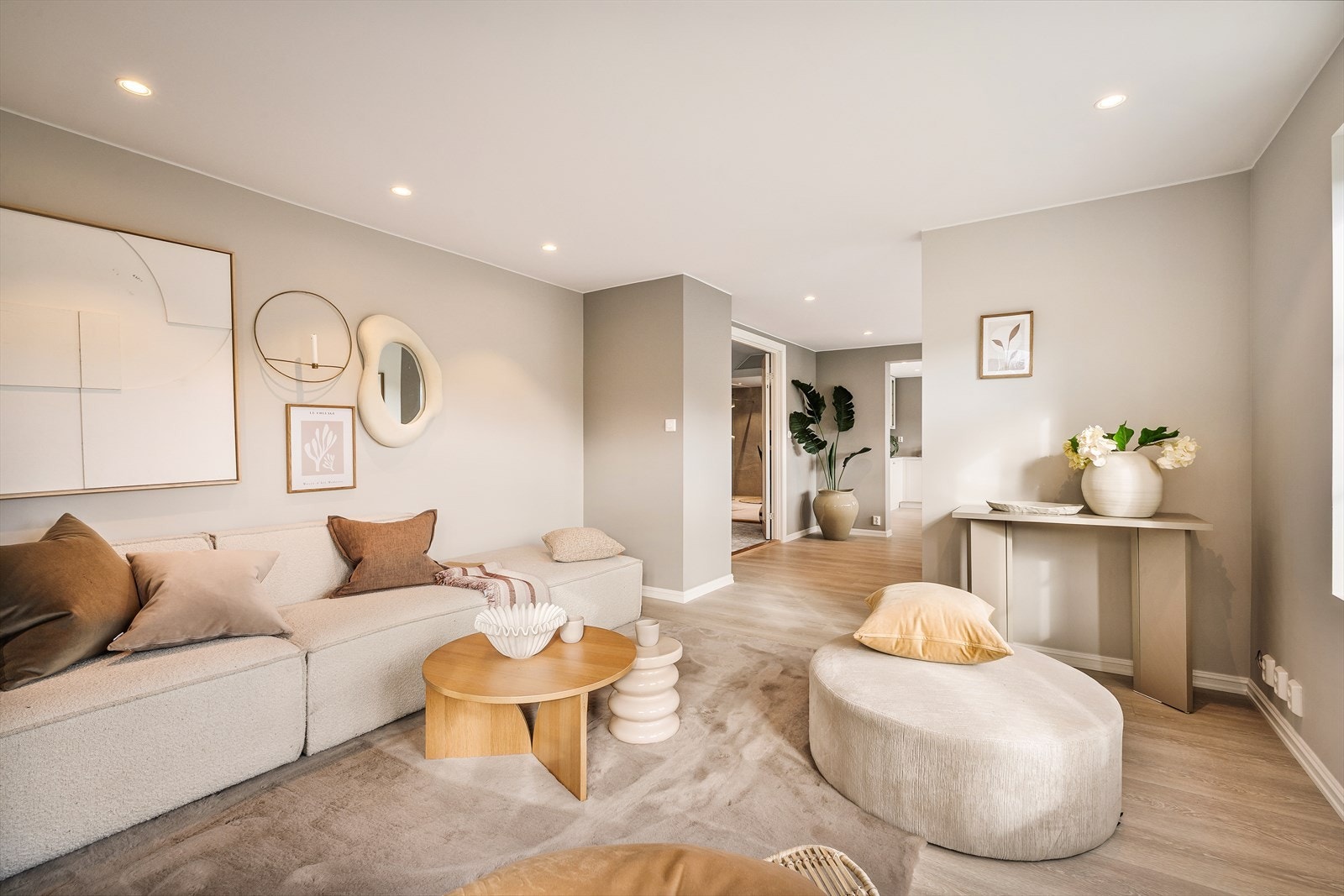 Plass til sofagruppe og tv-benk. Galleribilde