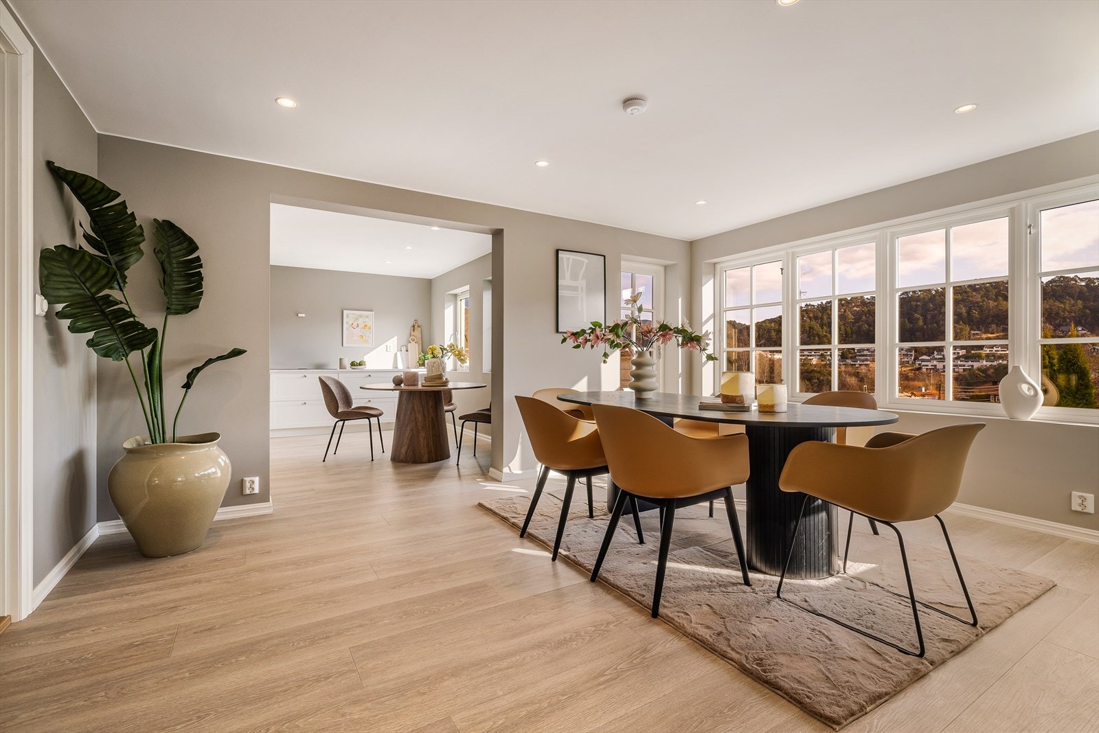 EiendomsMegler 1 ved Eivinn Bendiksen har gleden av å presentere Mathopsveien 55! Galleribilde