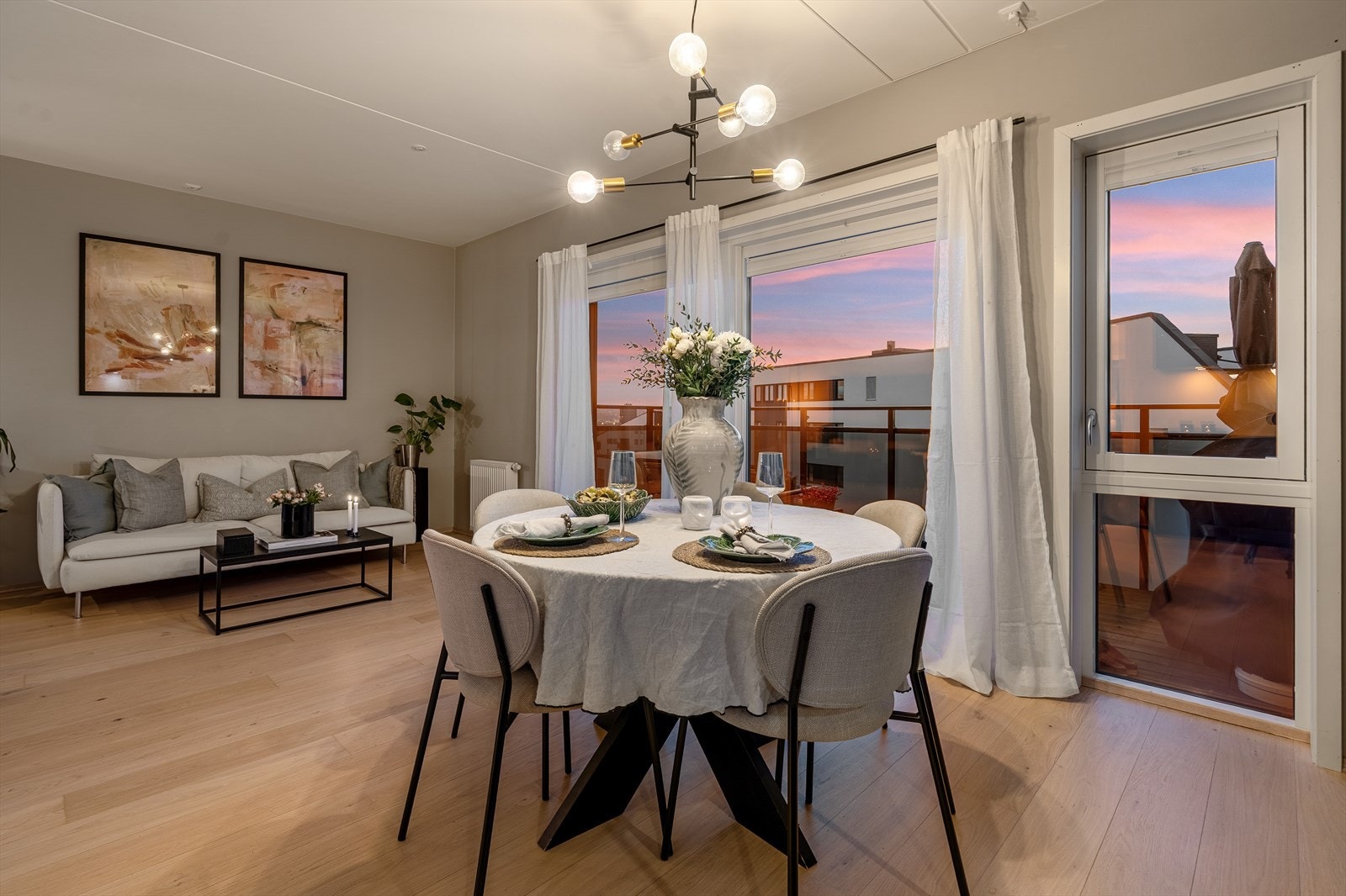 God plass til spisebord. Galleribilde