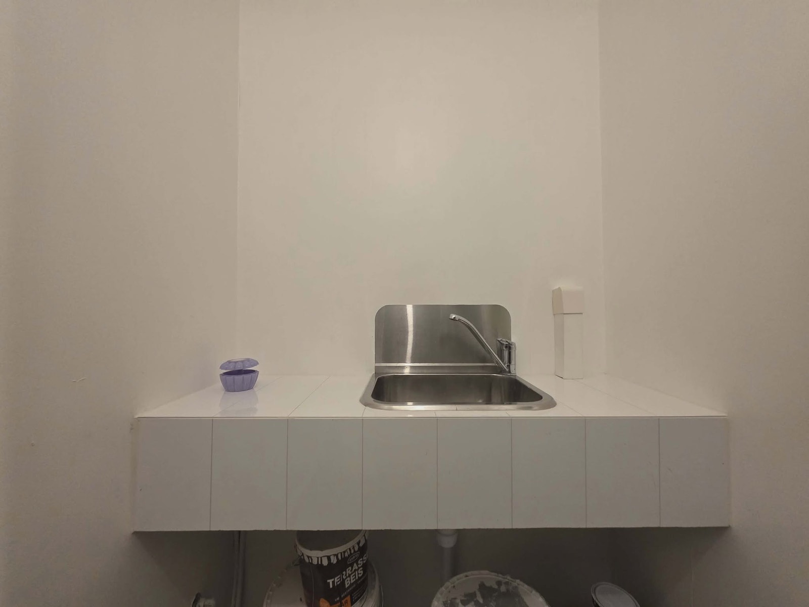 vaskerom ved inngangen Galleribilde