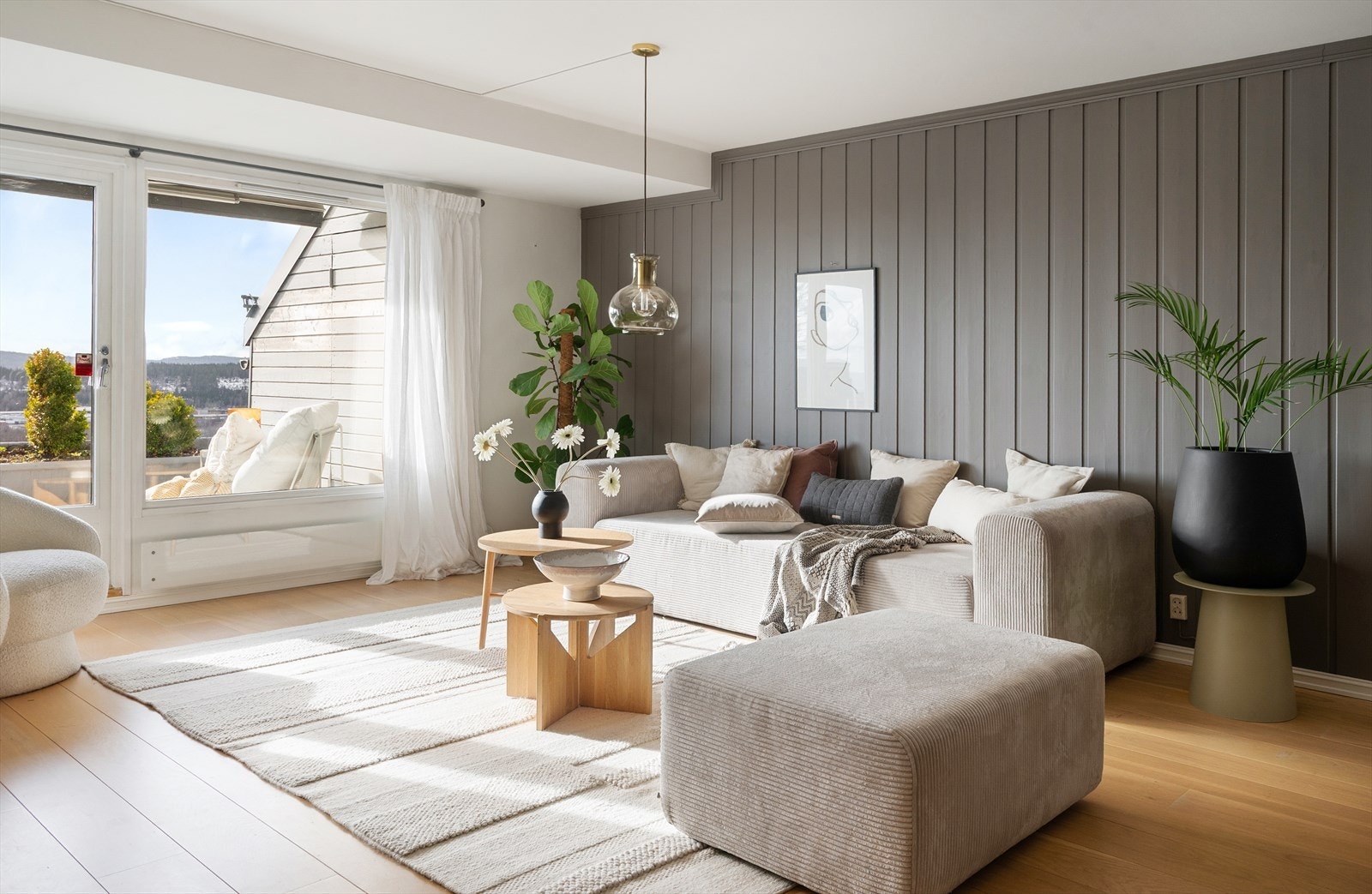 Denne boligen må oppleves da den er svært lys og luftig! Galleribilde