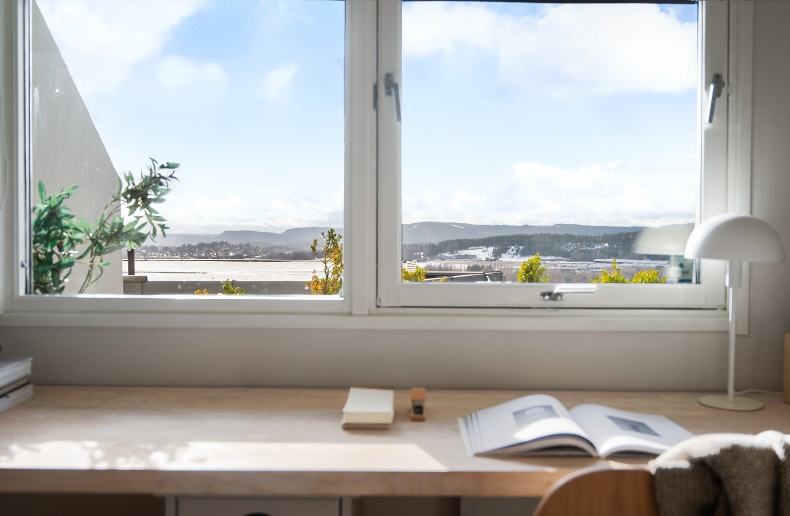 Fra soverom 3 har du en imponerende utsikt. Noen leiligheter har fjernet dette soverommet for en enda større stue/kjøkkenløsning. Galleribilde