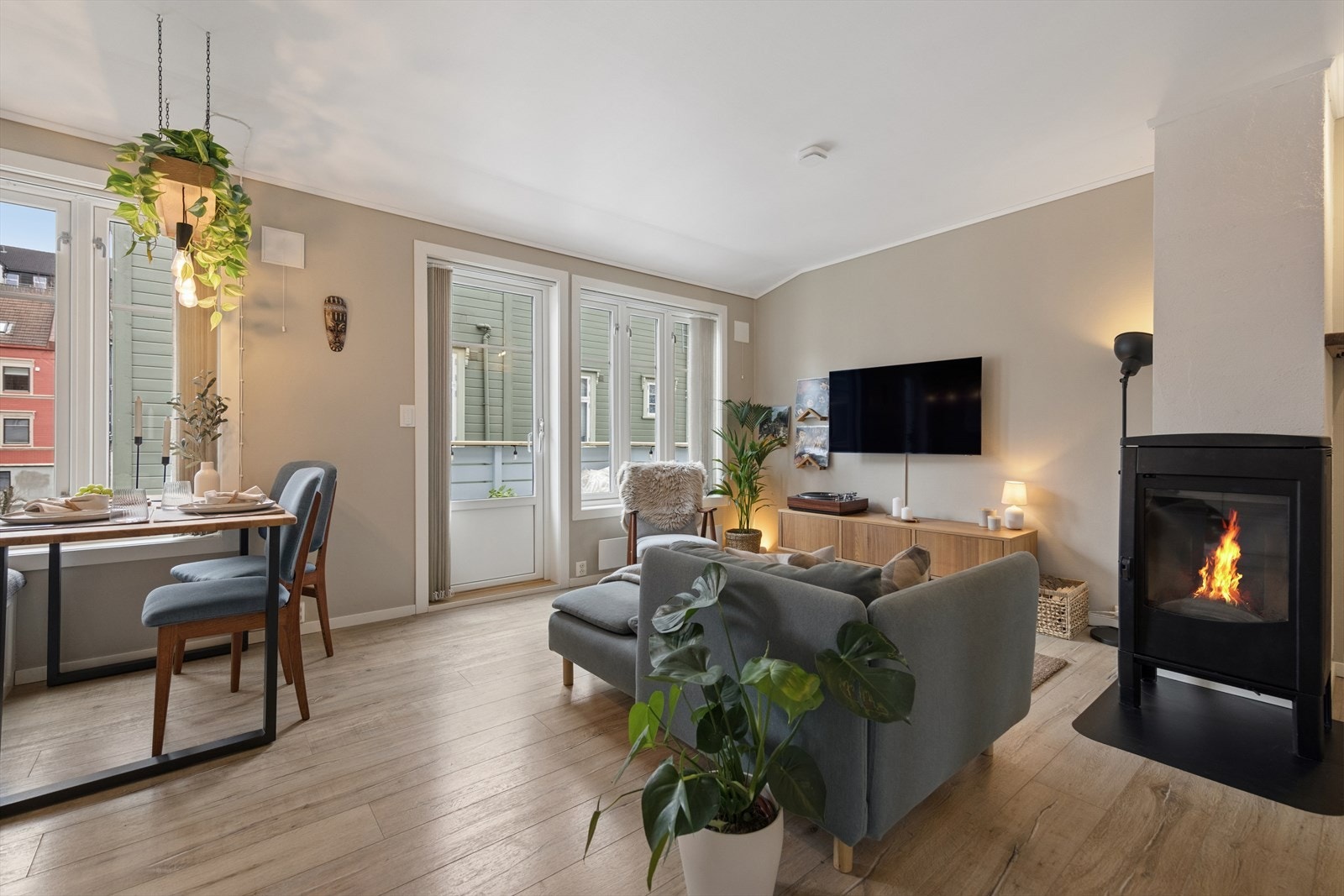 DNB Eiendom v/Jørgen Bratberg Michaelsen tlf. 47613726 ønsker deg velkommen til Møllenberg og andre etasje i Kirkegata 57B! Galleribilde