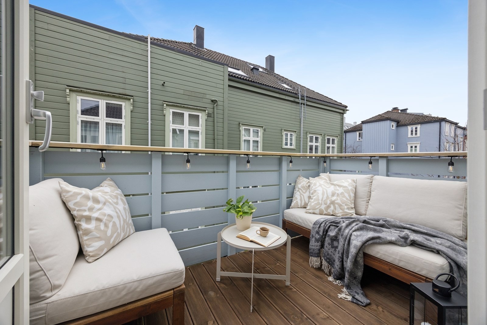 Balkongen på 5 m² vender mot en stille bakgård og har god plass til en sittegruppe. Galleribilde