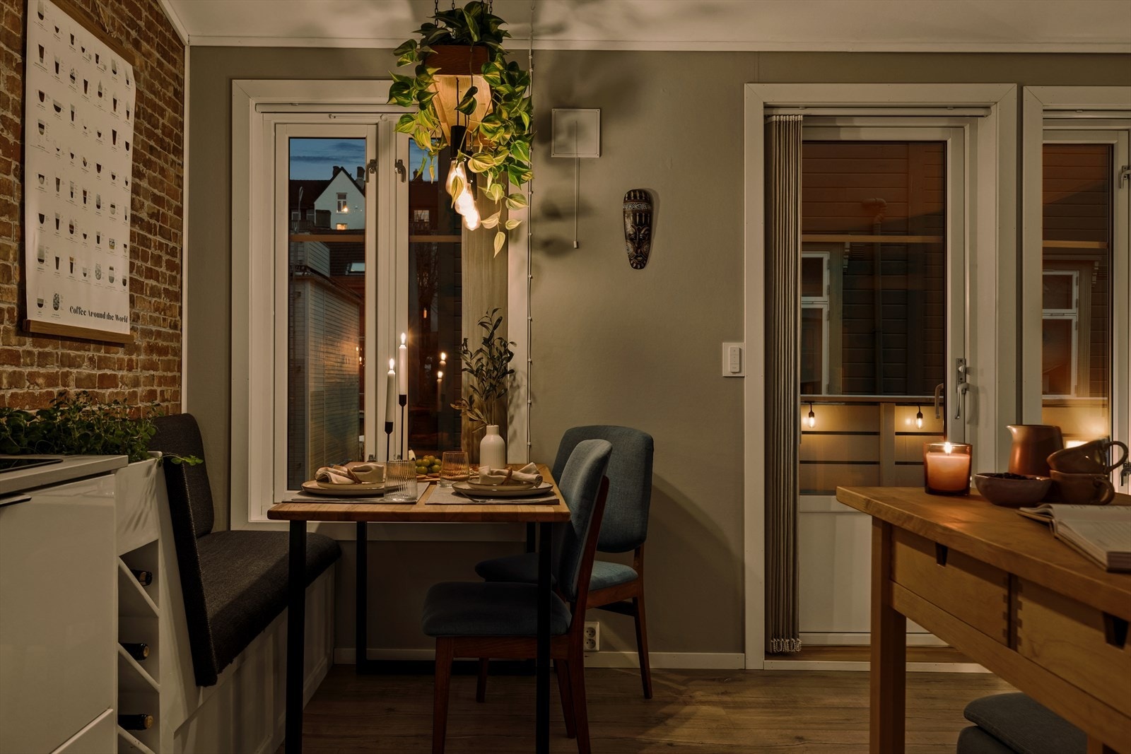 Den plassbygde kjøkkensofaen gir en smart spiseplass med ekstra oppbevaring. Galleribilde