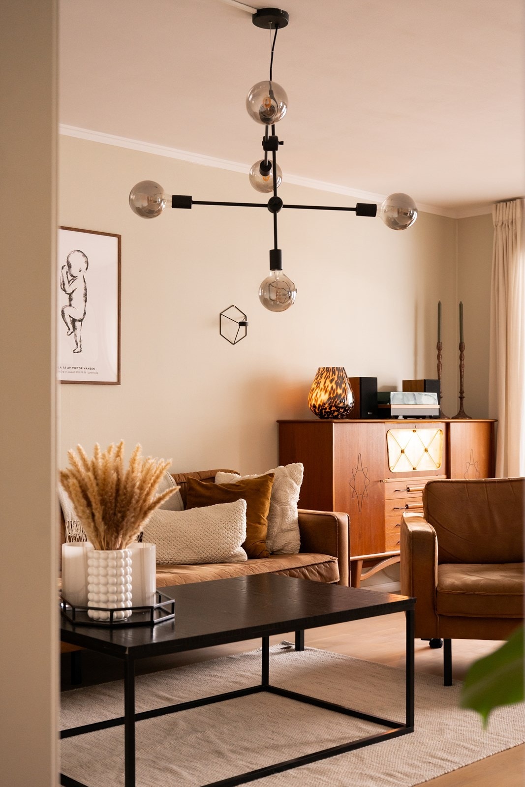 Lun og innbydende stue. Galleribilde