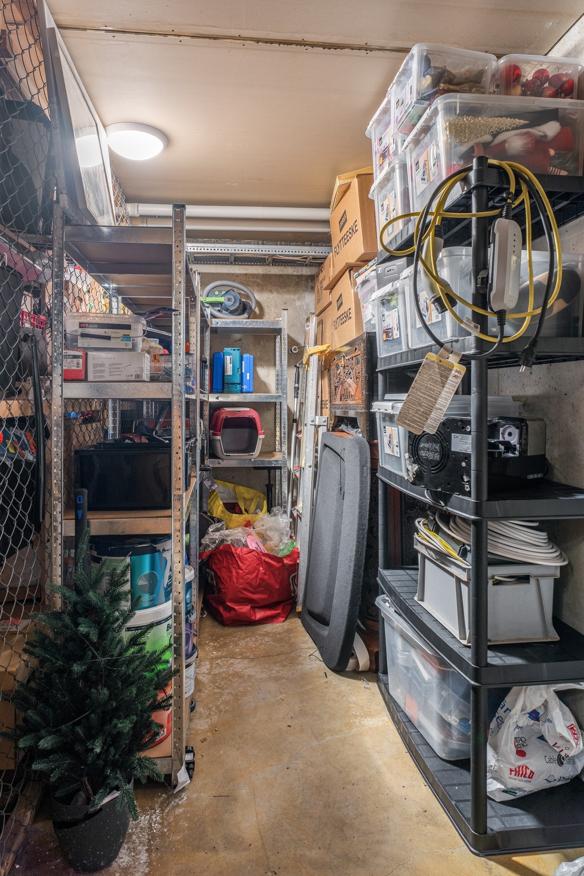 Boligen disponerer en romslig kjellerbod på ca. 6 m² Galleribilde