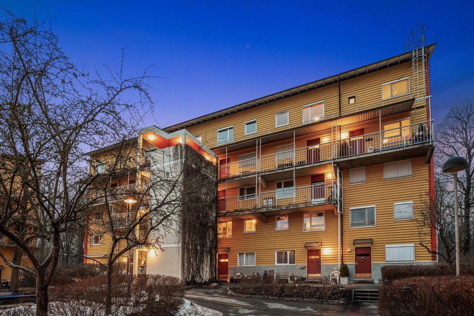 Casinetto borettslag på kveldstid Galleribilde