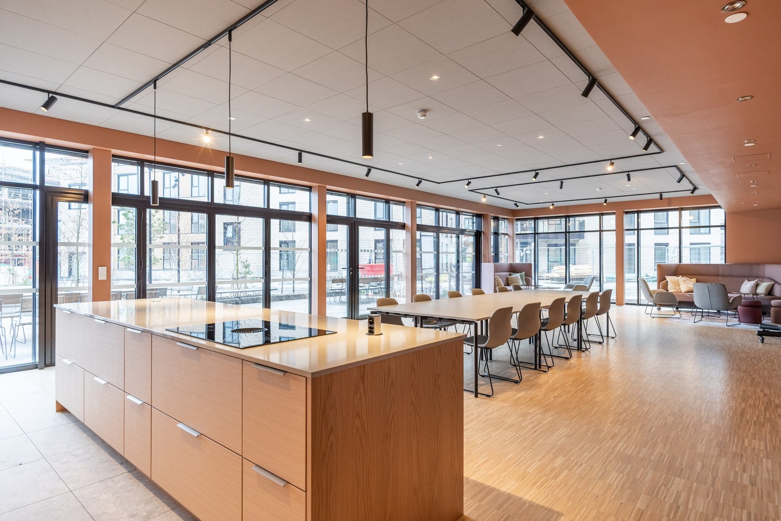 Som beboer i borettslaget har man mulighet til å leie et stort selskapslokale. Galleribilde