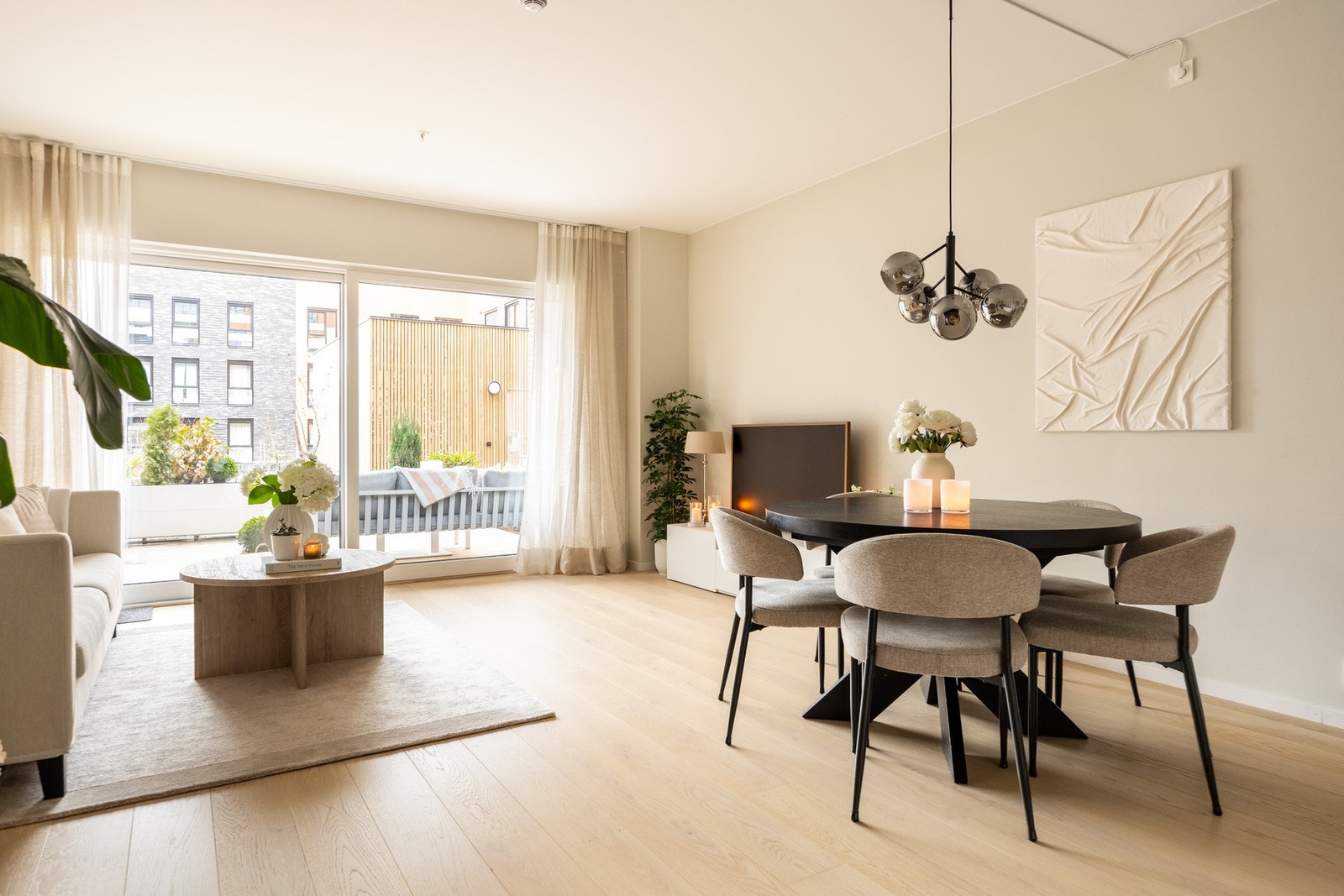 Leiligheten byr på flere gode kvaliteter og har en svært etterspurt beliggenhet. Galleribilde