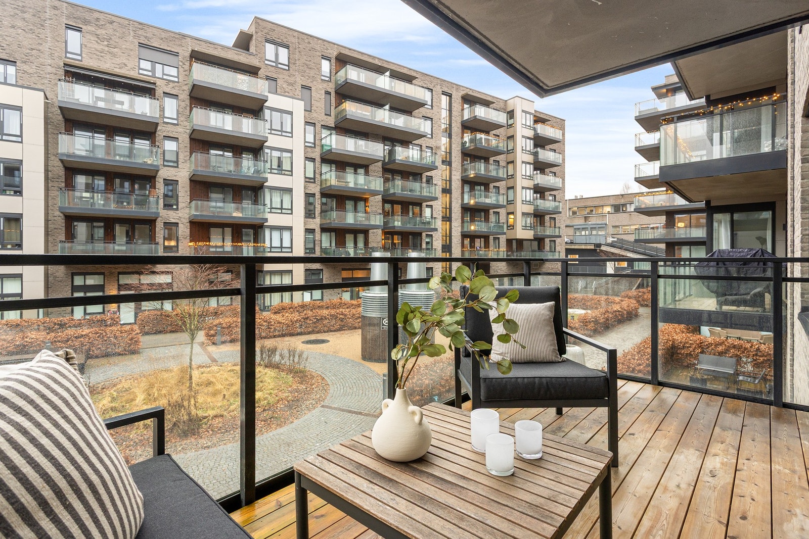 Leiligheten har en flott balkong på 8 kvm med utgang fra stue. Galleribilde