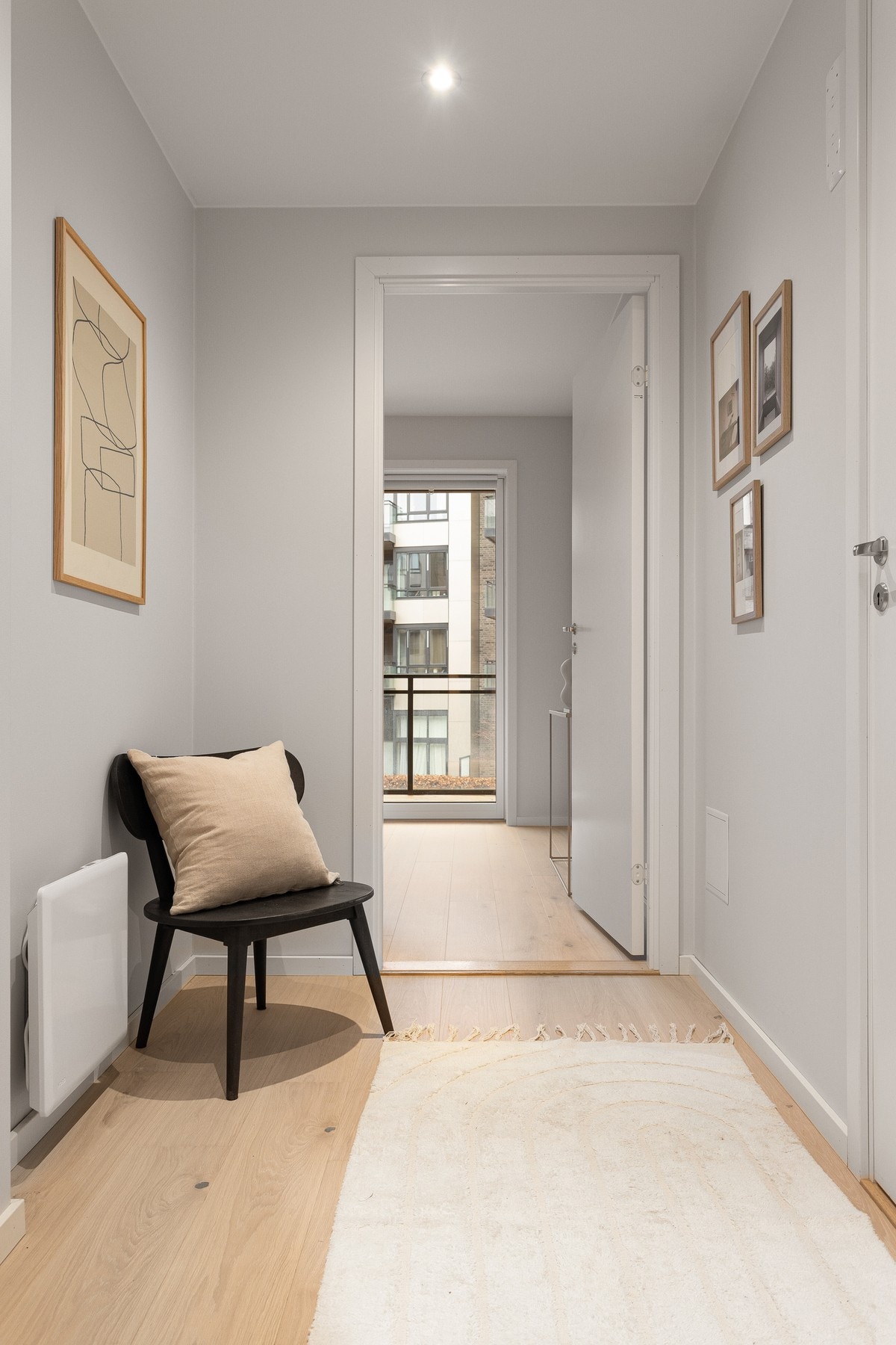 Velkommen inn - det er heisadkomst til etasjeplan. Galleribilde