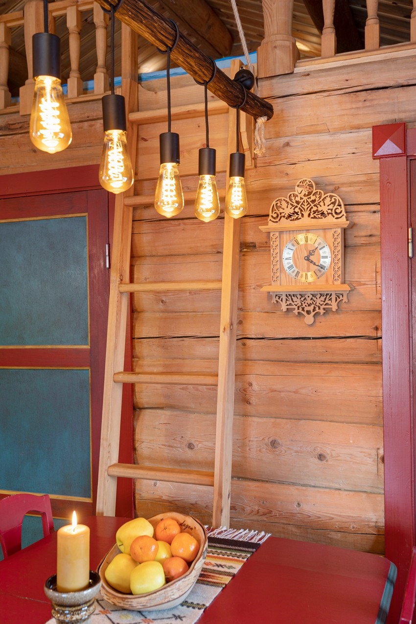 Stigeadkomst til hems fra spisestuen. Galleribilde