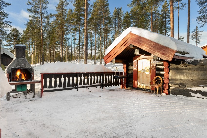 Hytta har to anneks. Galleribilde