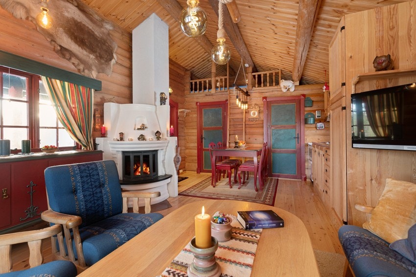 Plass til spisebord i tilknytning til kjøkkenet. Galleribilde