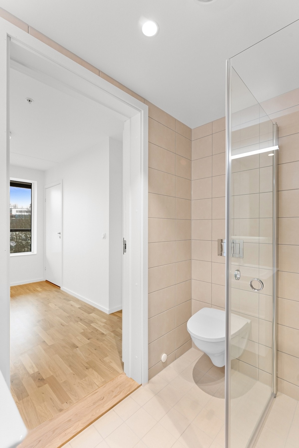 Veggmontert wc og opplegg til vaskemaskin Galleribilde
