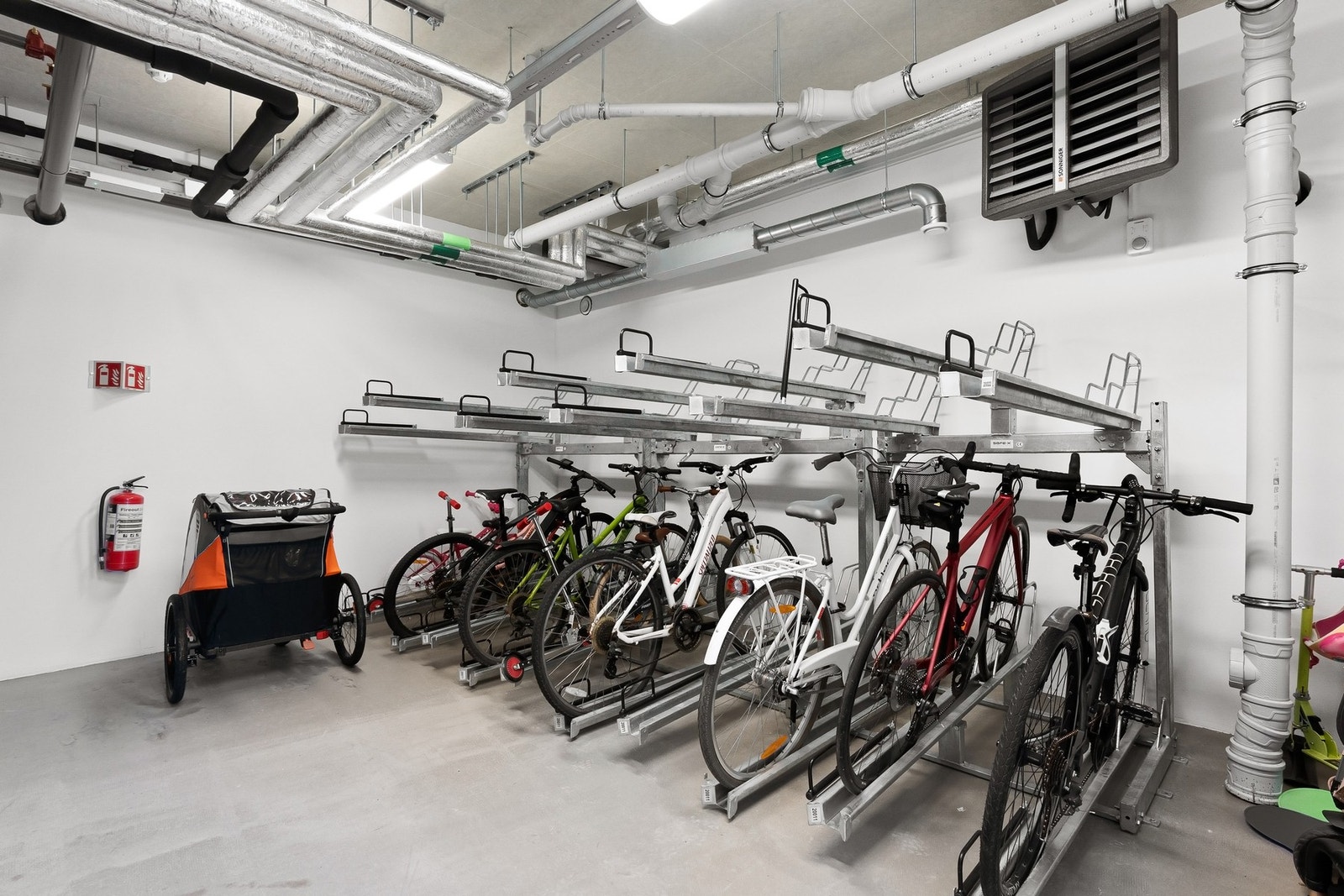 Alle beboere har tilgang til garasjekjellerne med felles gjesteplasser og sykkelparkering Galleribilde