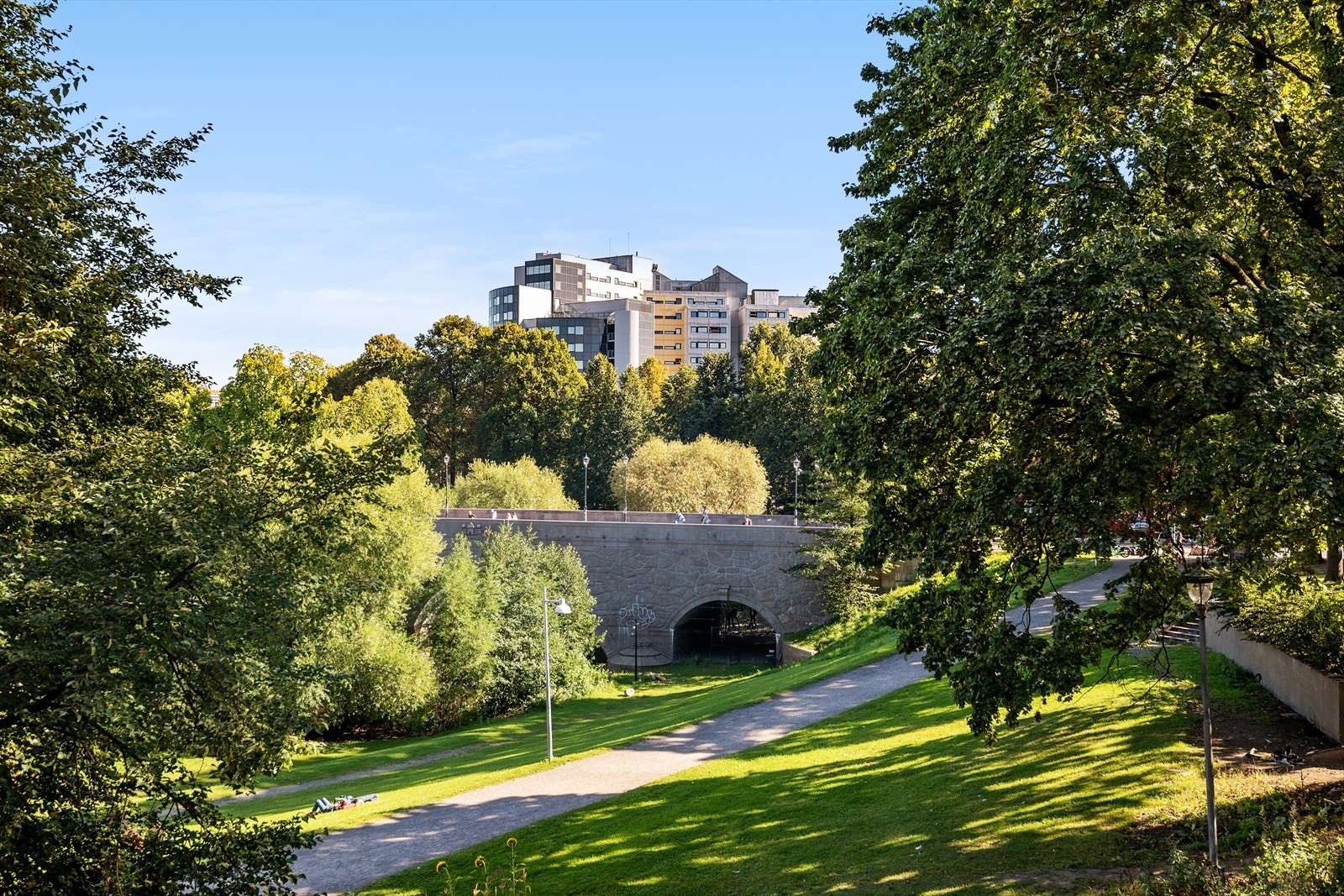 Akerselva ligger like i nærheten med svært gode rekreasjonsmuligheter sommer som vinter. Galleribilde