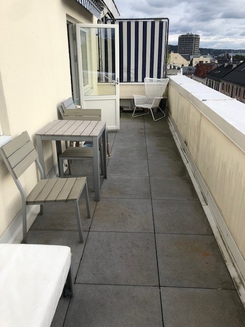 Terrasse med markise Galleribilde