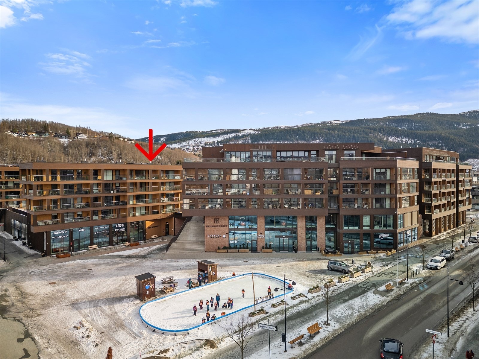 Her har du muligheten til å bo i toppetasjen, et nytt, moderne og populært leilighetsbgg med meget sentral beliggenhet Galleribilde