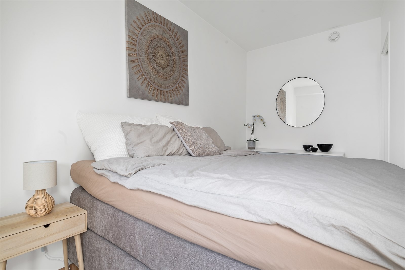 Hovedsoverommet måler ca. 9 kvm og har god plass for stor dobbeltseng og kommode/skap. Galleribilde