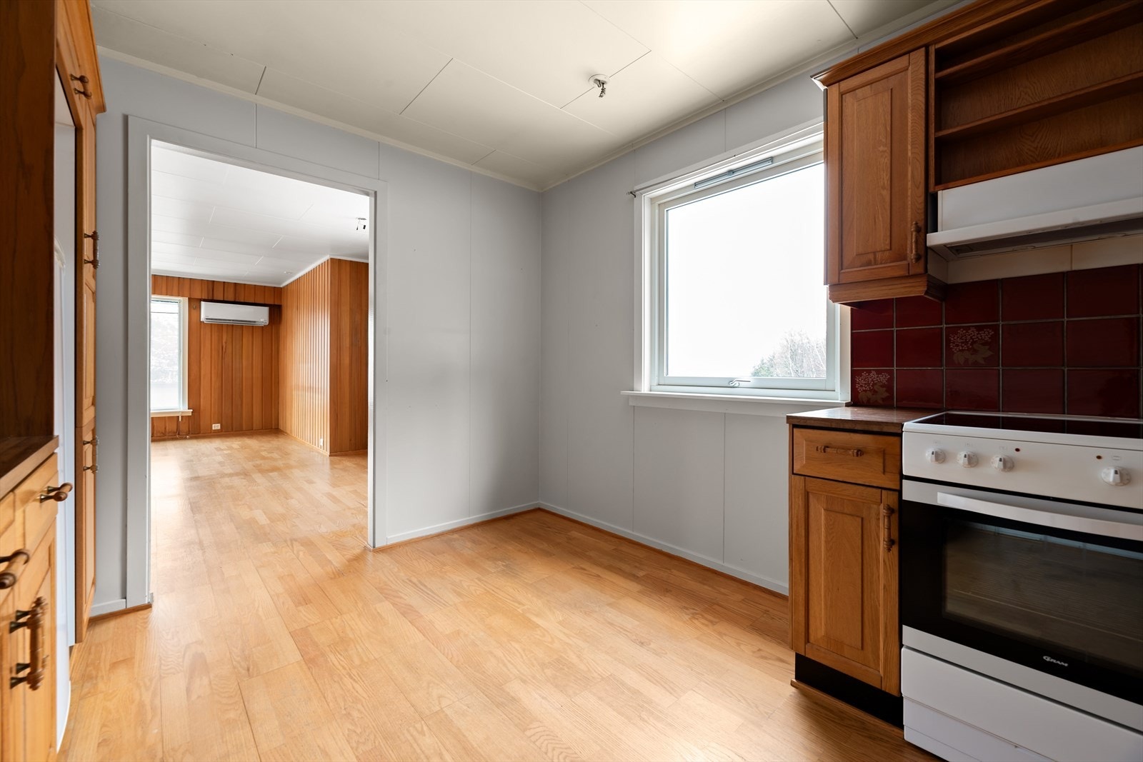 Fra kjøkken mot stue. Galleribilde