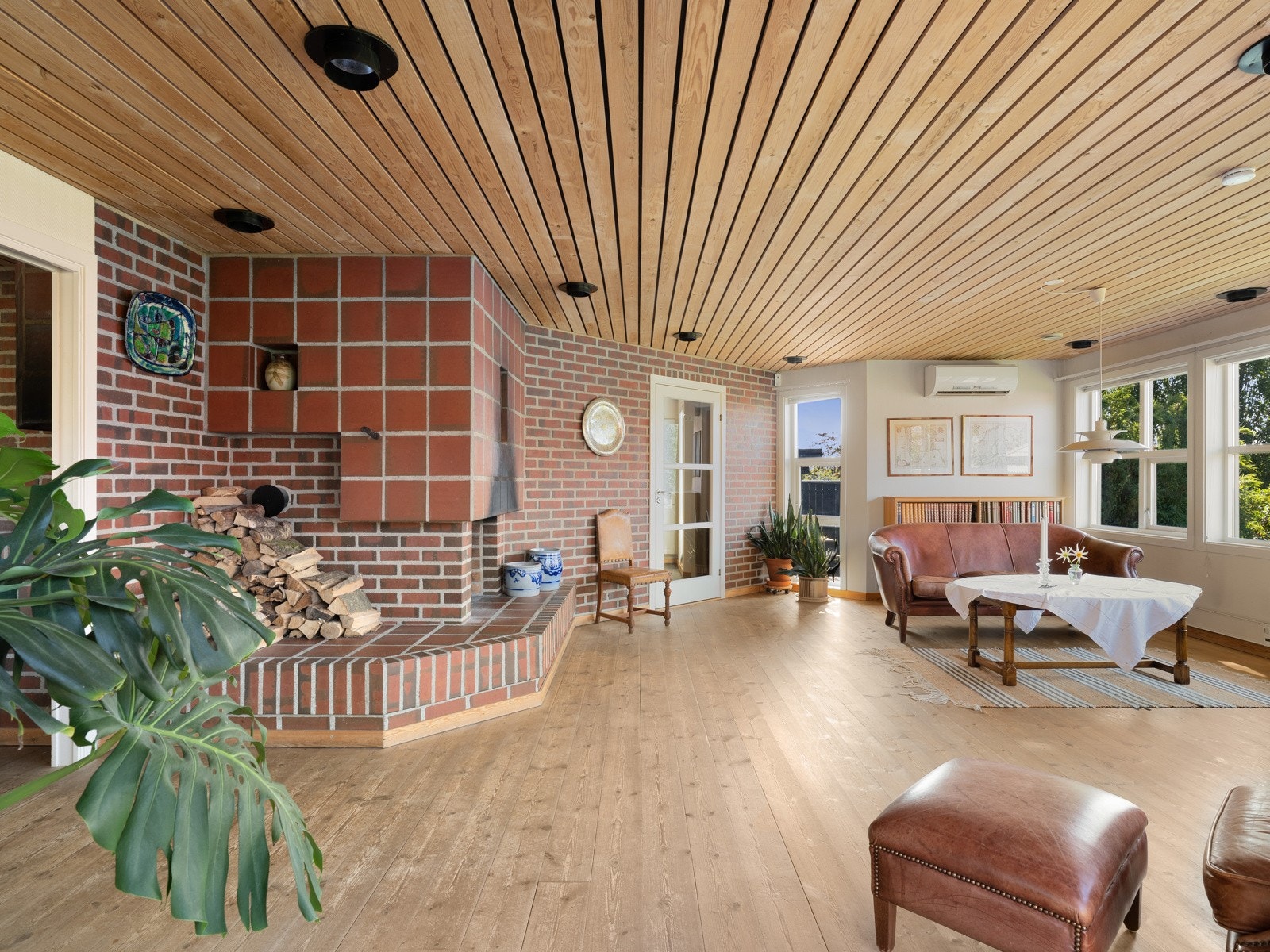 Stuen er av god størrelse og oppleves som luftig og romslig. Galleribilde