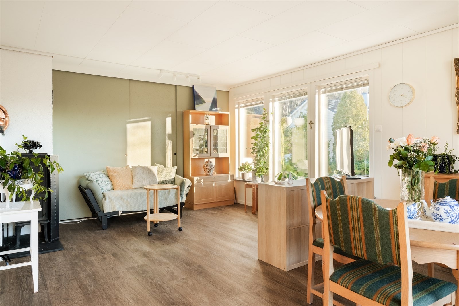 Gjennomtenkte farge- og materialvalg skaper et svært godt førsteinntrykk Galleribilde