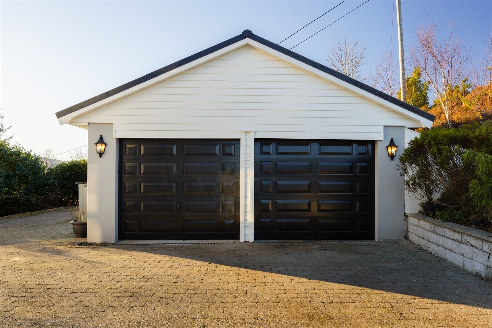 Dobbel garasje på ca. 50 m² med stor bod for lagring Galleribilde